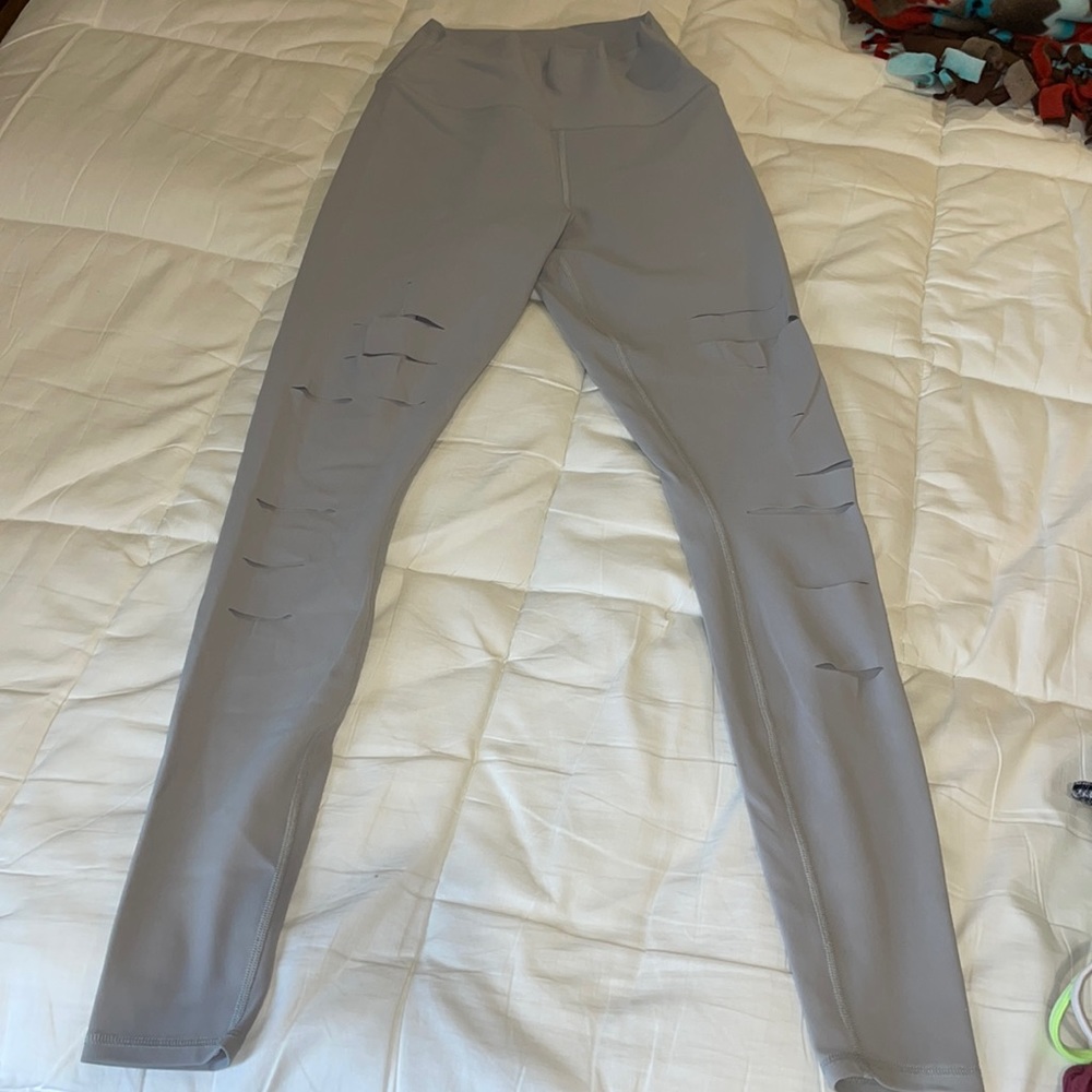 Alo yoga ripped warrior leggings